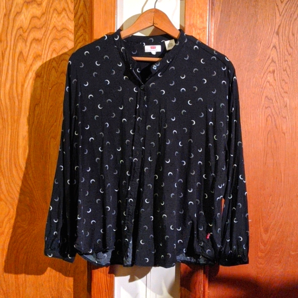 Levi's Moon Print Button-up Blouse